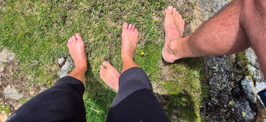 Schwere Beine, warme Tage und einfache Wege zu mehr Selbstfürsorge im Sommer.